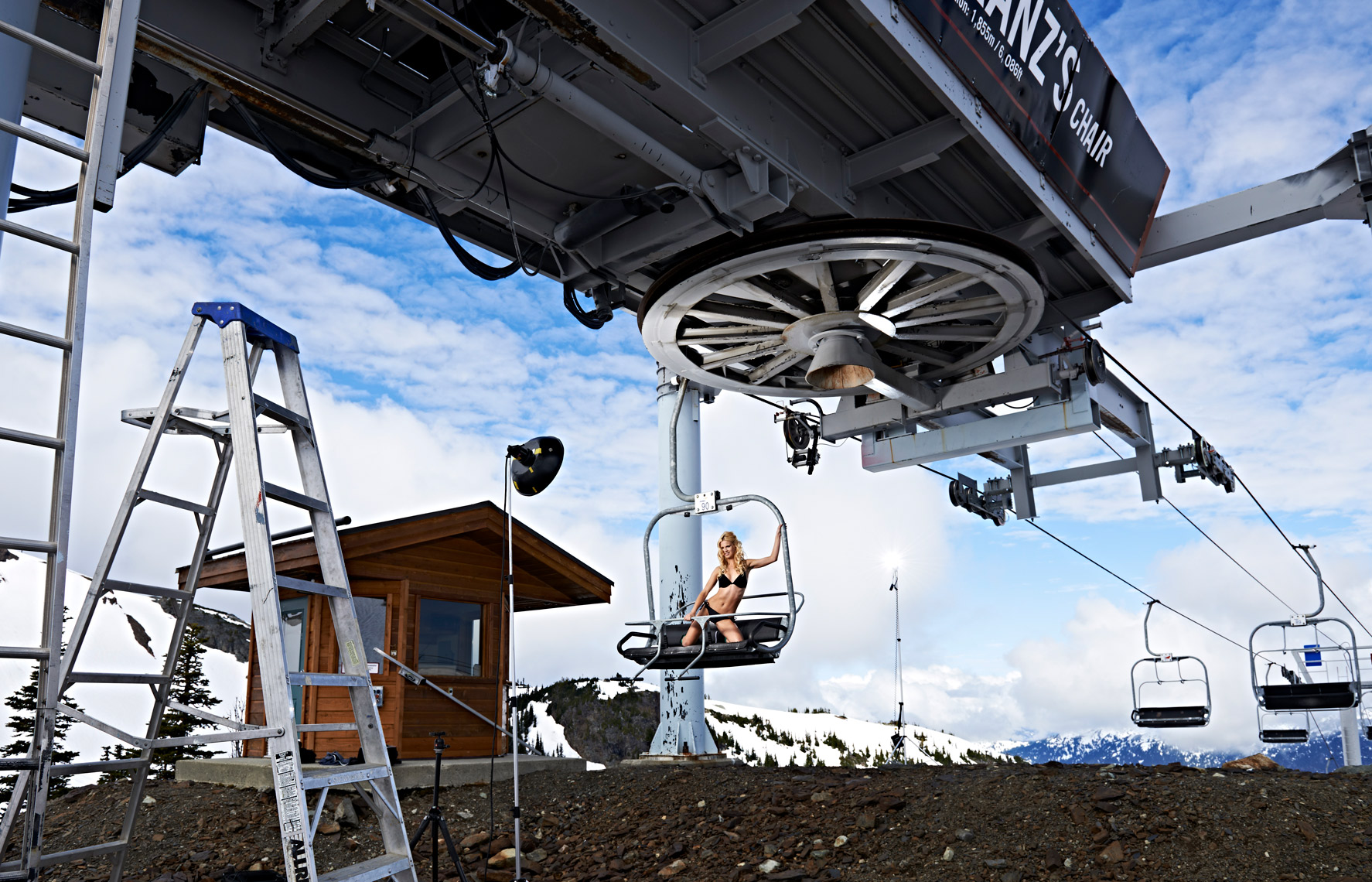 2017-Vancouver-BTS-Photographer-ErichSaide-Behindthescenes-Bikini-Chairlift-Skiing