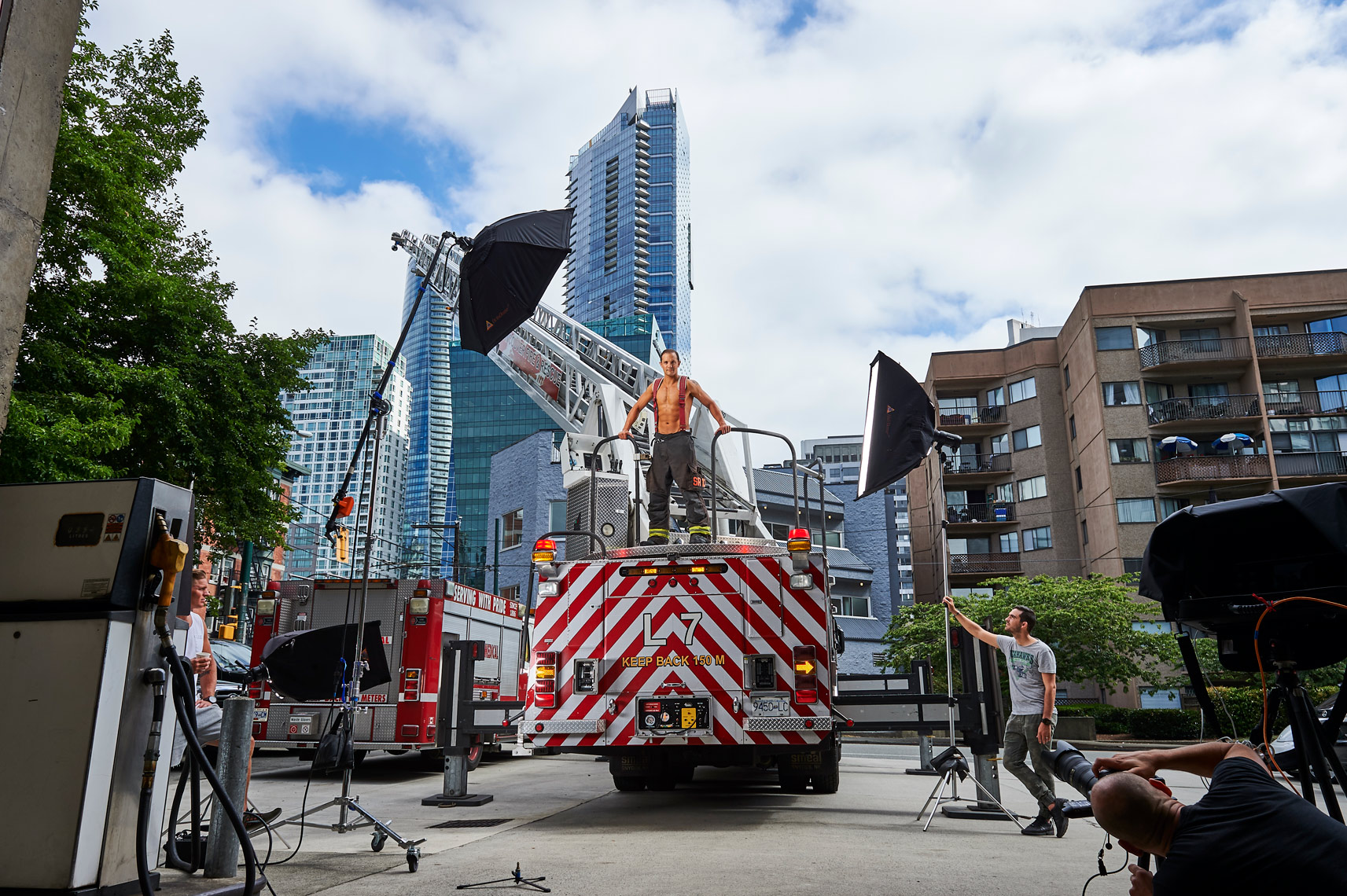 2017-Vancouver-BTS-Photographer-ErichSaide-Behindthescenes-Firefighters-Calendar-Firetruck