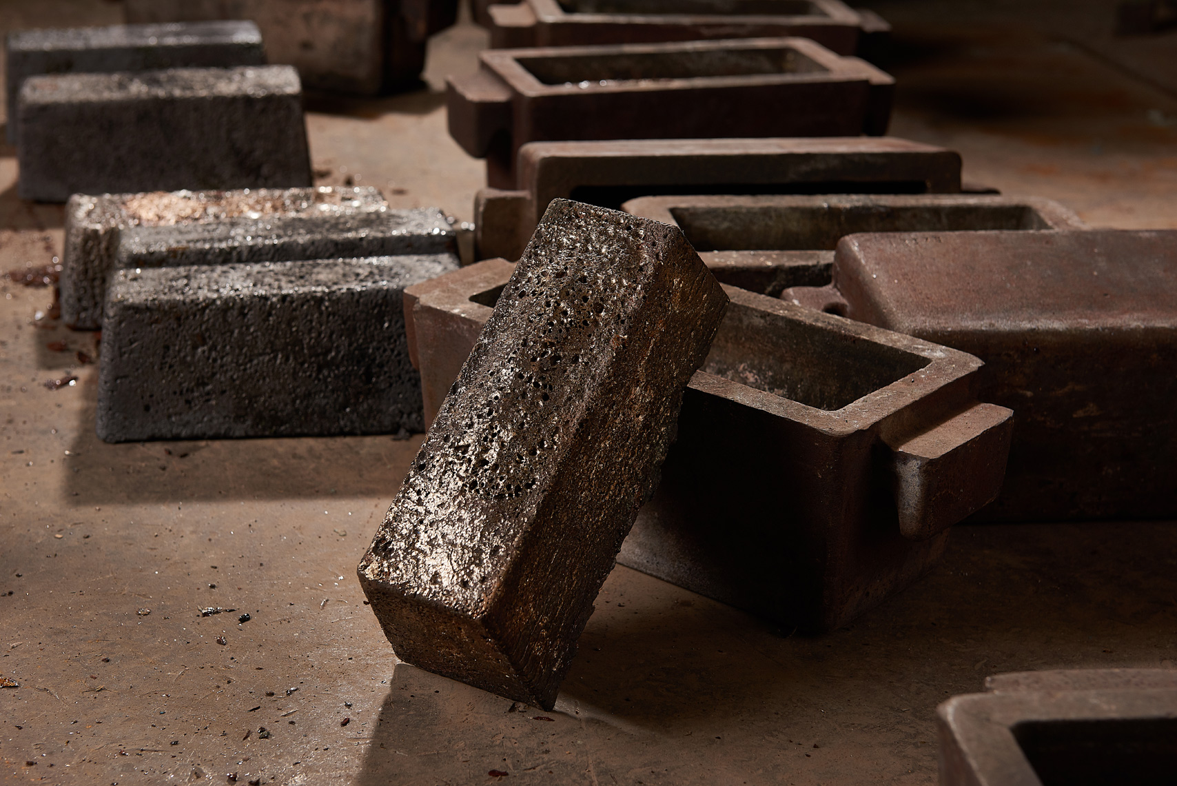 2017-Vancouver-Corporate-Photographer-ErichSaide-Mining-Leagold-GoldBar