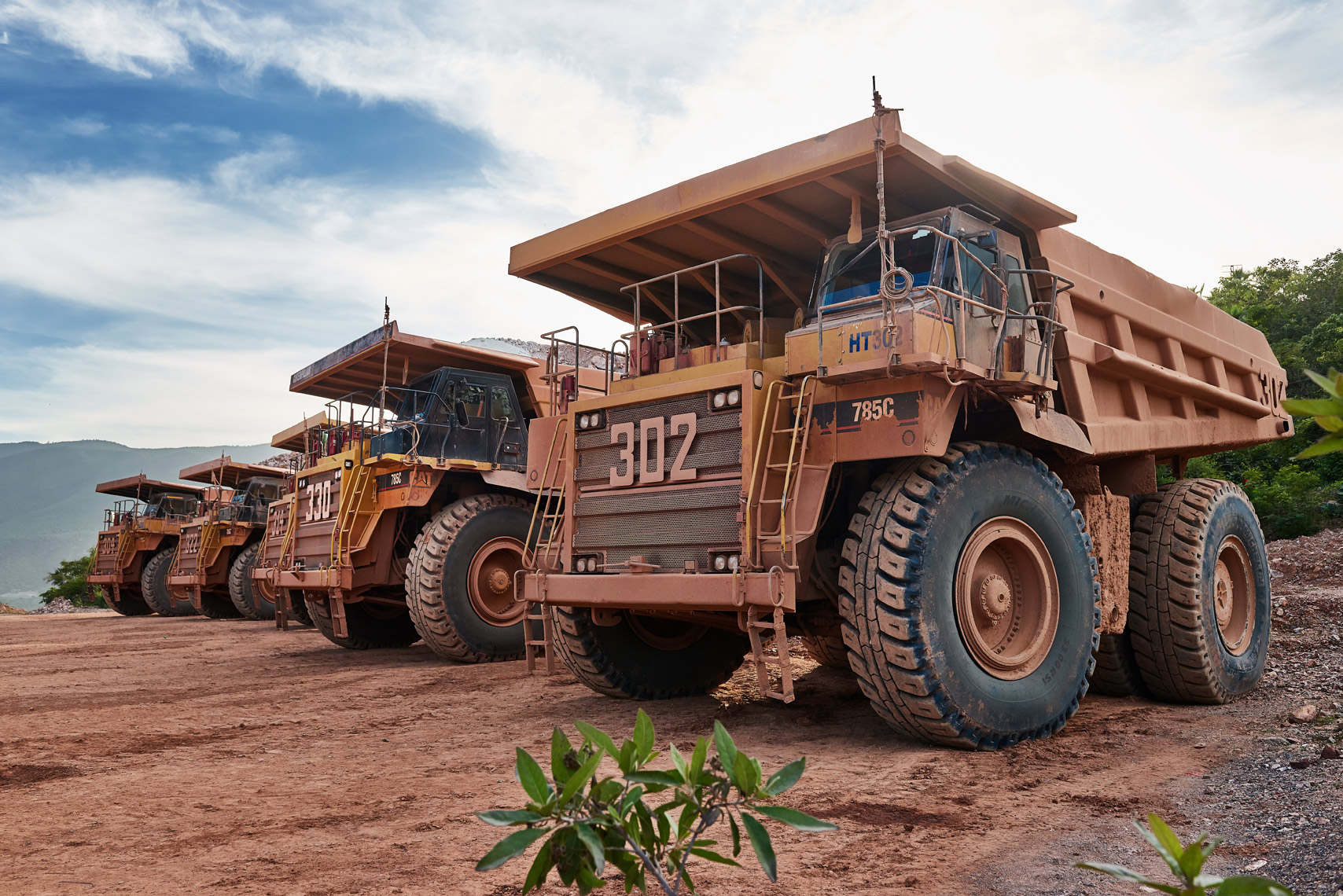 2017-Vancouver-Corporate-Photographer-ErichSaide-Mining-Leagold-MiningTrucks