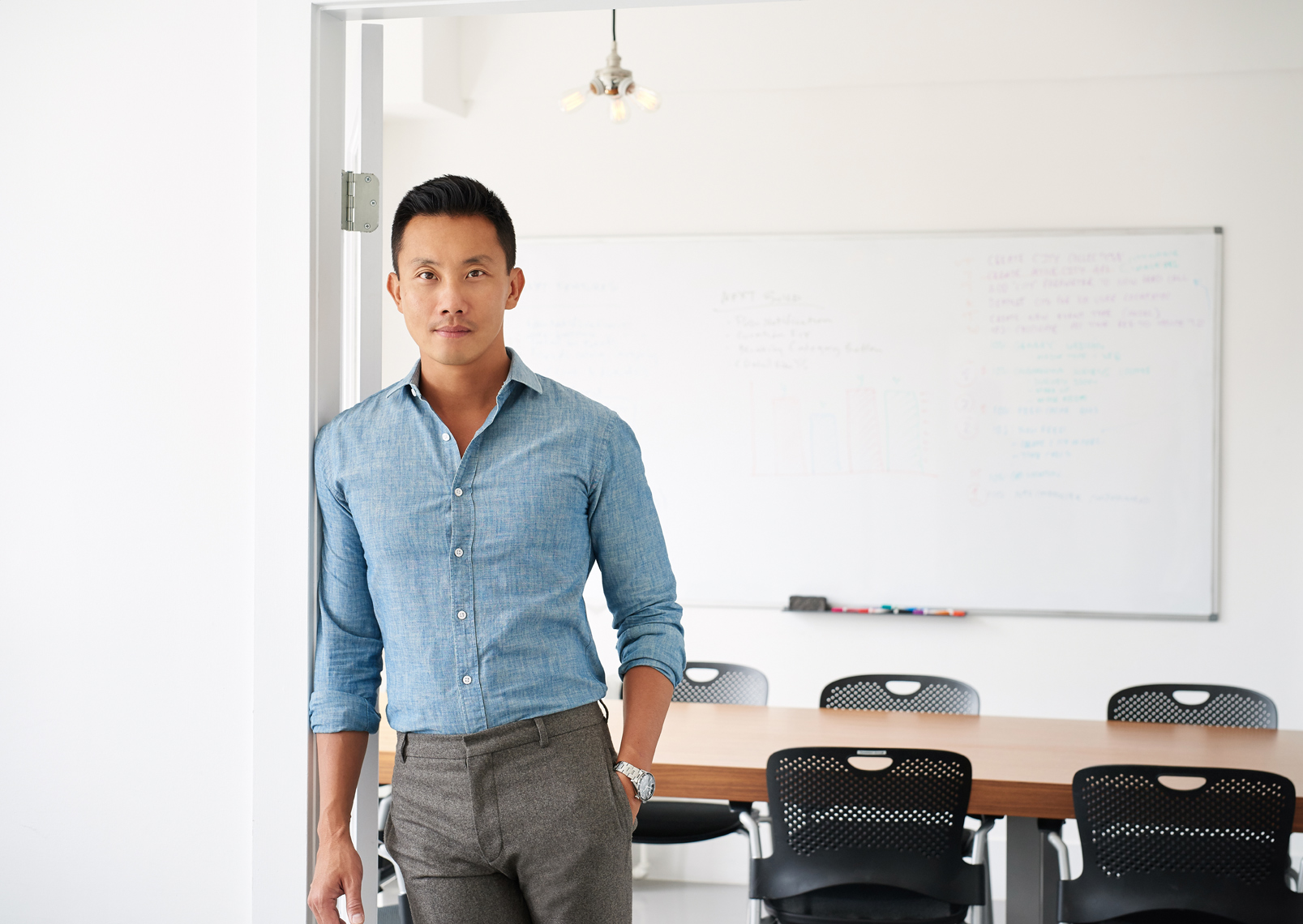 2017-Vancouver-Portraits-Photographer-ErichSaide-BusinessPortrait-JulianIng