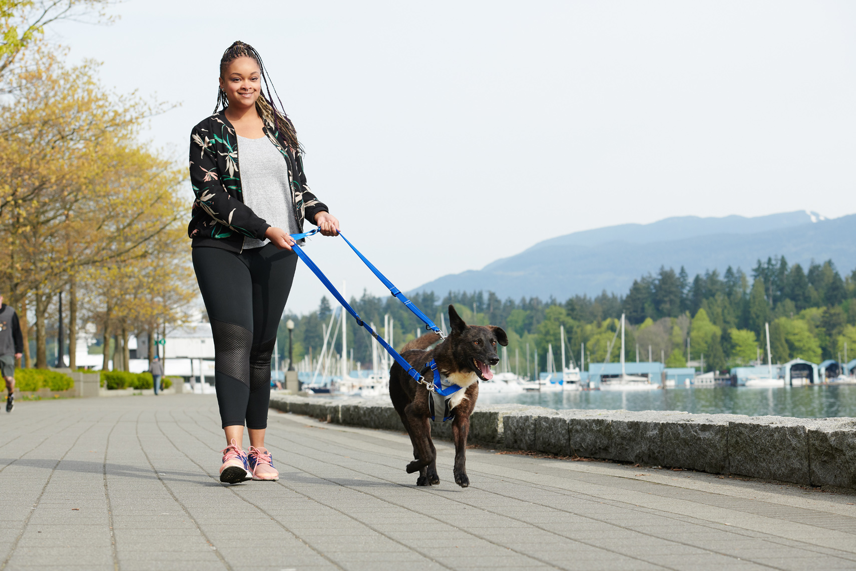 2018-Vancouver-Lifestyle-Photographer-ErichSaide-Advertising-RCPets-Summer-Walking
