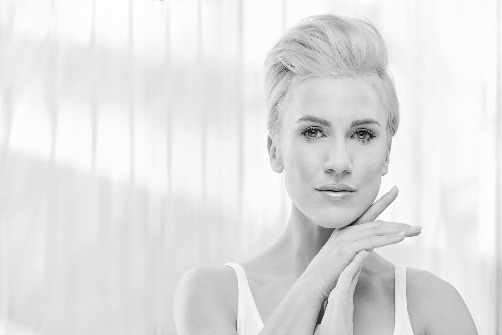 2018-Vancouver-Portrait-Photographer-ErichSaide-Advertising-RexMarketing-Dermaspark