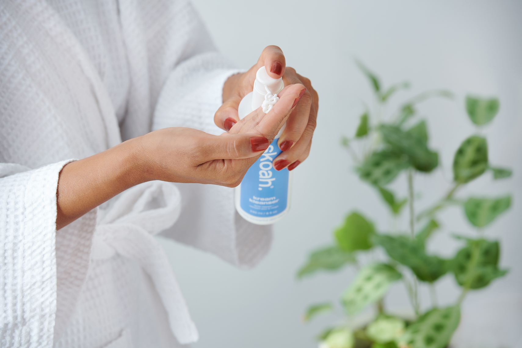 2018-Vancouver-lifestyle-Photographer-ErichSaide-Advertising-Skoah.-Product-cleanser-hands