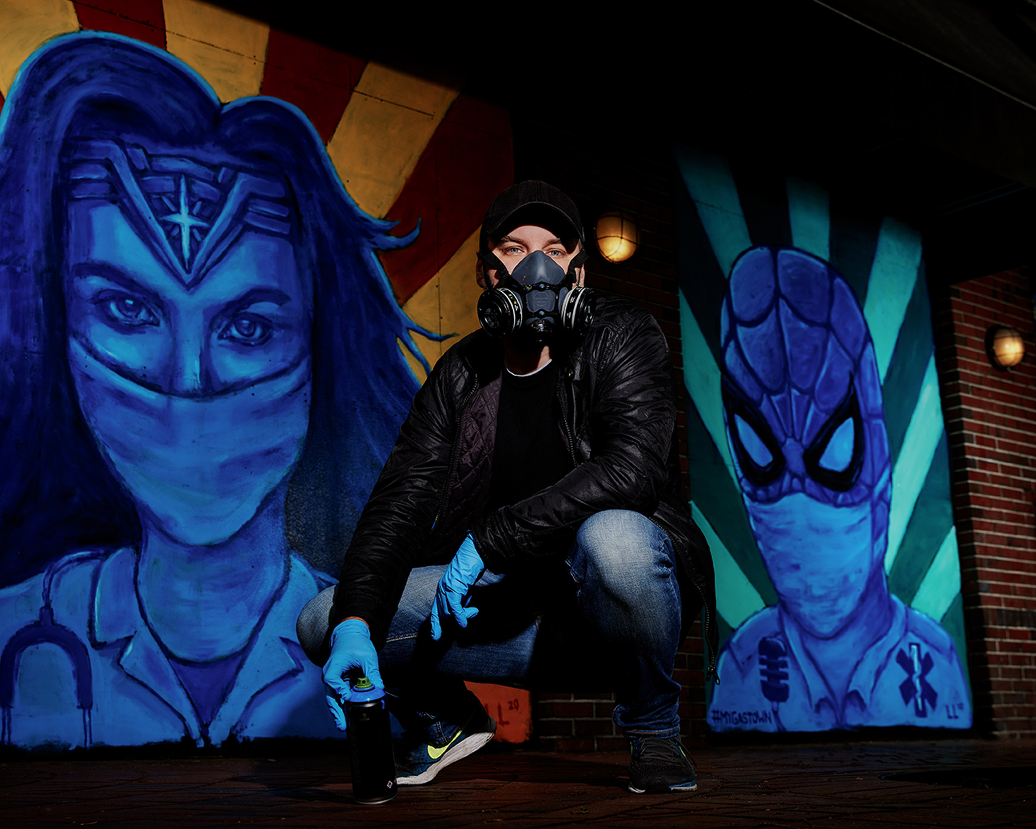 2020-Pandemic-Murals-of-Gratitude-Gastown-Vancouver-Art-Personal-Project-Erich-Saide-Photographer-Artist-Lukas-Lundberg-Portrait-Gas-Mask