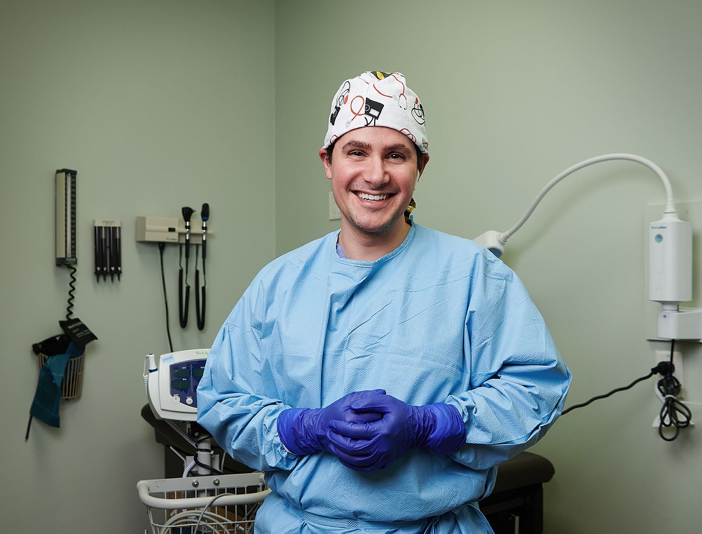 2020-Vancouver-HumansOfSupport-Photographer-ErichSaide-Advertising-PassionProject-COVID-19-Portrait-HumansOfSupport-FrontlineHero-DrAli-COVID-19AssesmentClinic-Healthcare