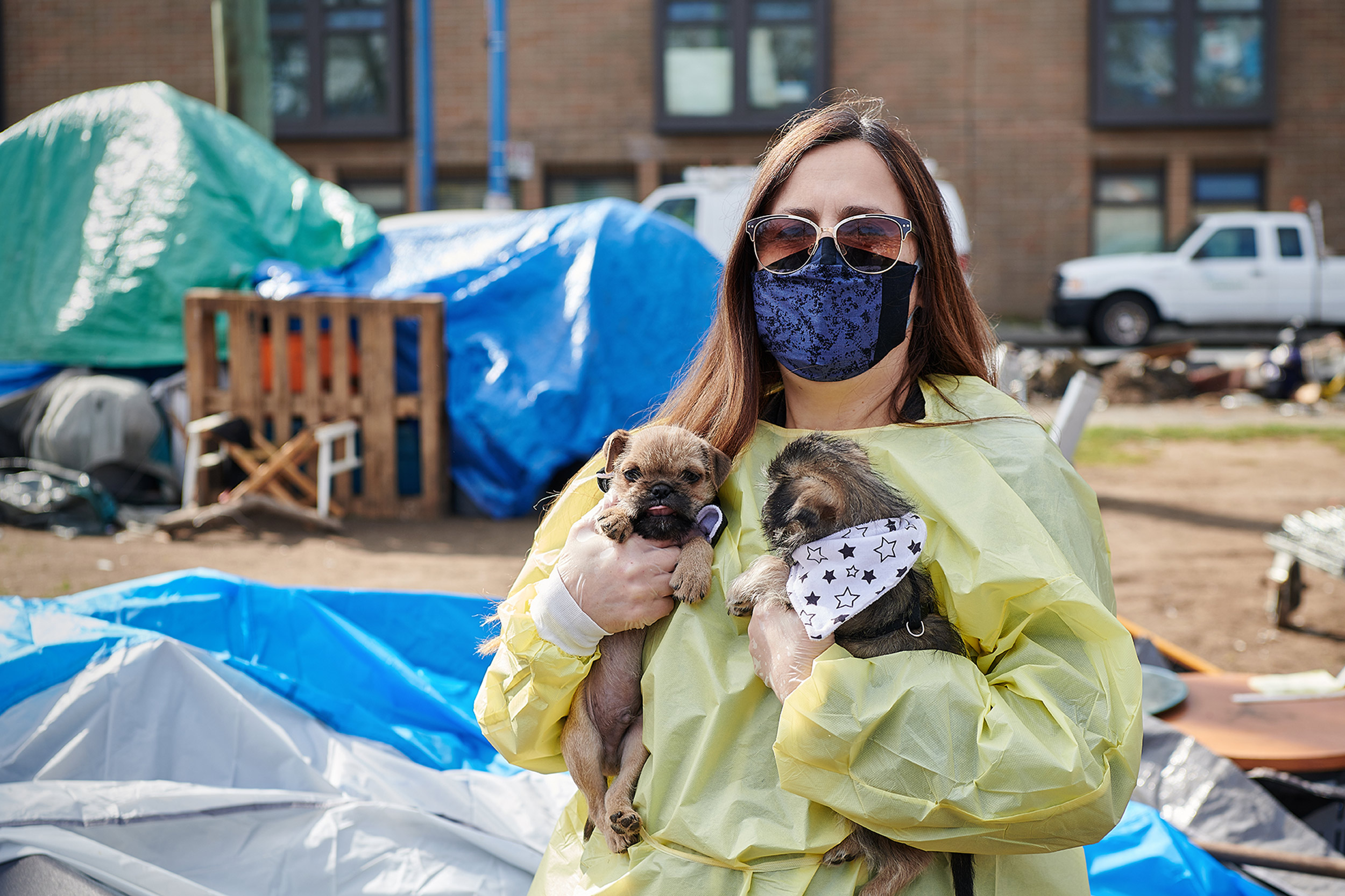 2020-Vancouver-HumansOfSupport-Photographer-ErichSaide-Advertising-PassionProject-COVID-19-Portrait-HumansOfSupport-FrontlineHero-KimMonteith-BCSPCA-DTES