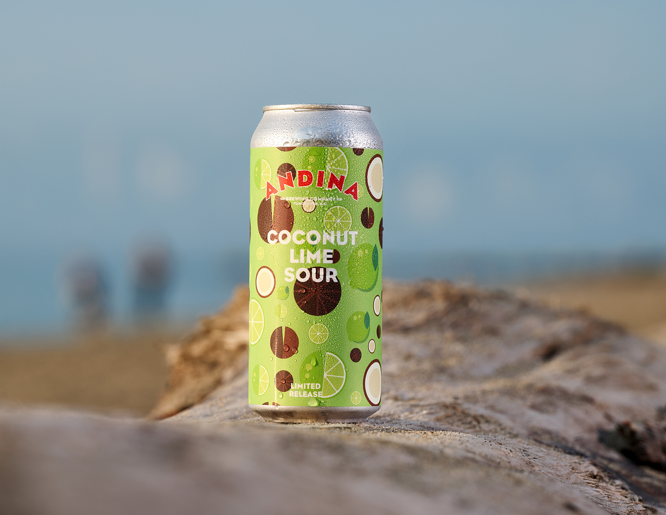 2022-Vancouver-Lifestyle-Photographer-ErichSaide-product-beer-CoconutLimeSour-AndinaBrewingCompanyLog